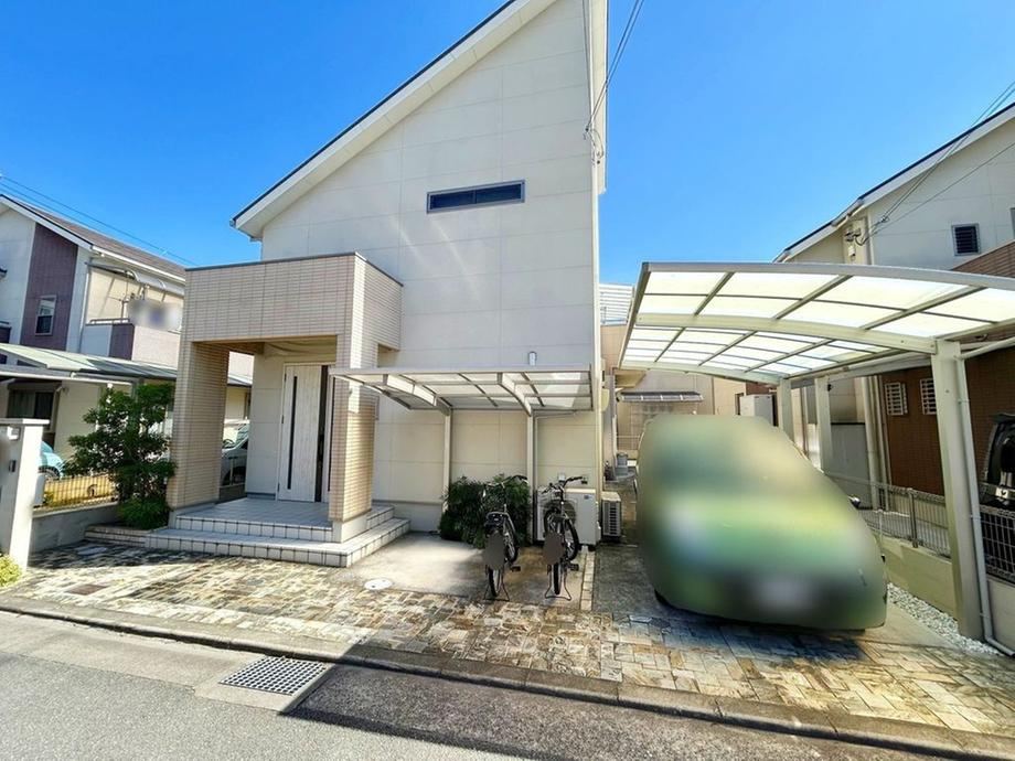 4LDK+S house in Hirakata, Osaka - Photo 1
