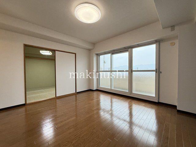 3LDK apartment in Tondabayashi, Osaka - Photo 1