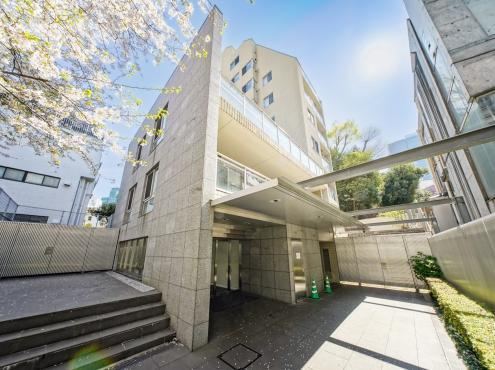 1LDK apartment in Minato Ward, Tokyo - Photo 1