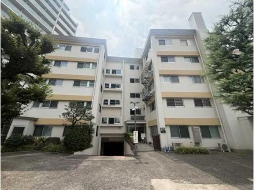 2LDK apartment in Shibuya Ward, Tokyo - Photo 1