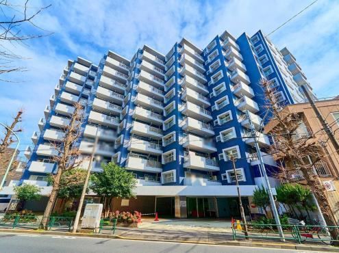 2LDK apartment in Nakano Ward, Tokyo - Photo 1