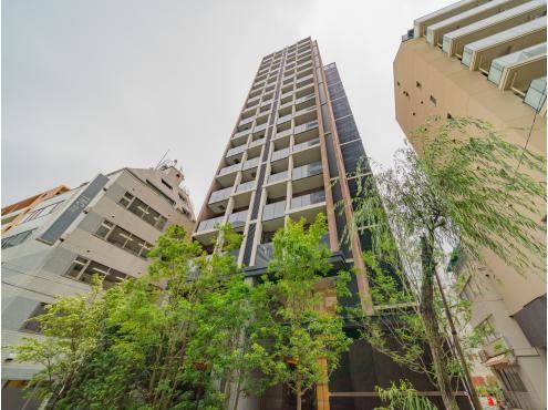 2LDK apartment in Minato Ward, Tokyo - Photo 1