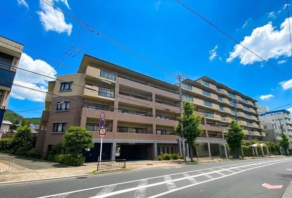 3LDK apartment in Yamashina Ward, Kyoto - Photo 1