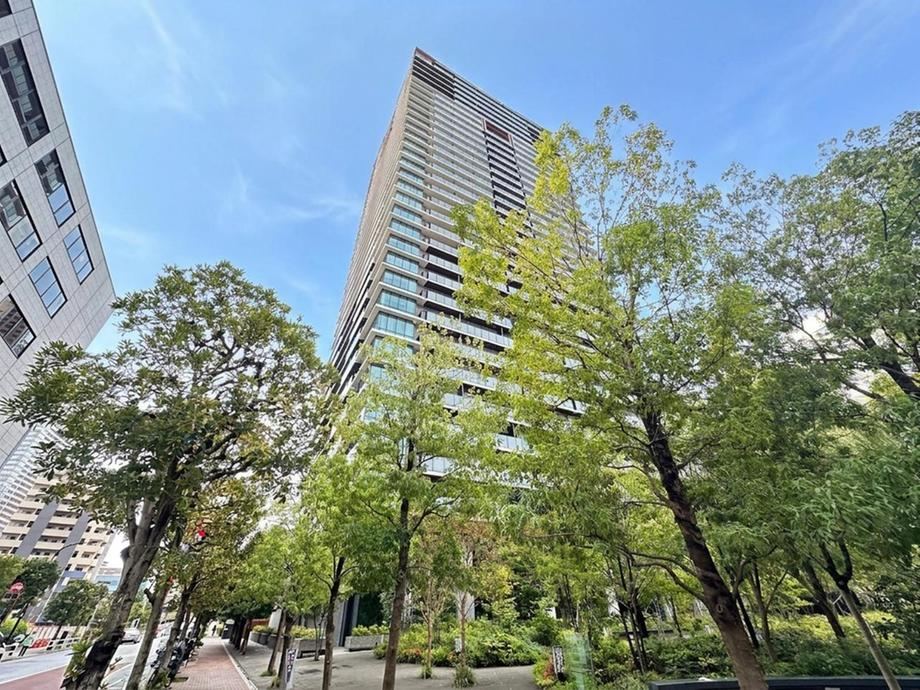 2LDK apartment in Minato Ward, Tokyo - Photo 1