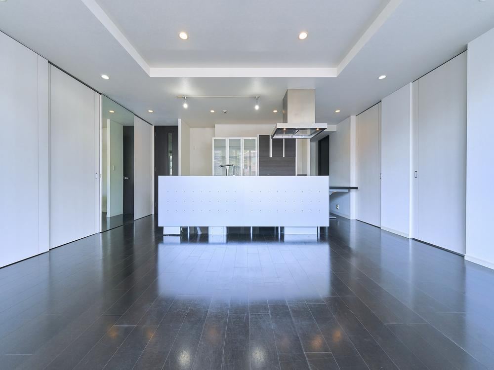 3LDK apartment in Shibuya Ward, Tokyo - Photo 1