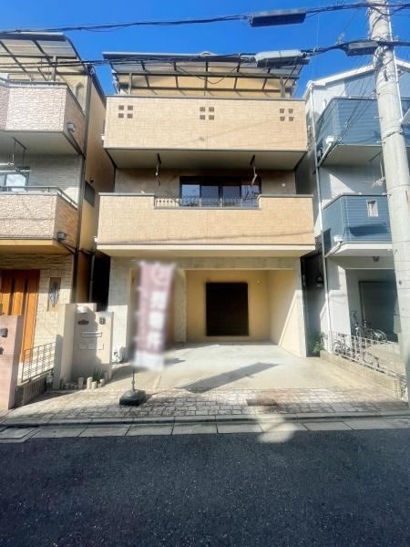 4LDK house in Kadoma, Osaka - Photo 1