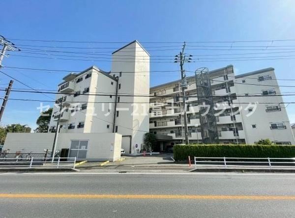 3DK apartment in Fujisawa, Kanagawa - Photo 1