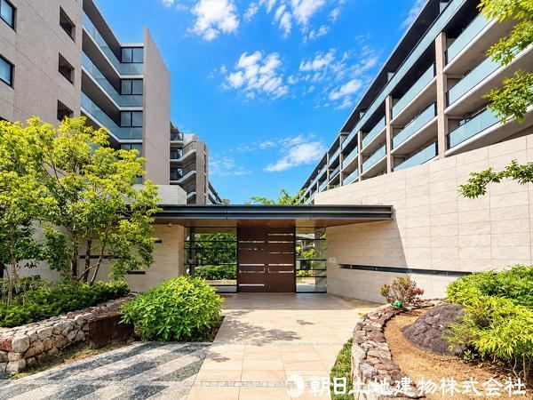 2LDK+S apartment in Totsuka Ward, Yokohama, Kanagawa - Photo 1