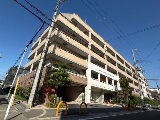 3LDK apartment in Nishinomiya, Hyogo - Photo 1