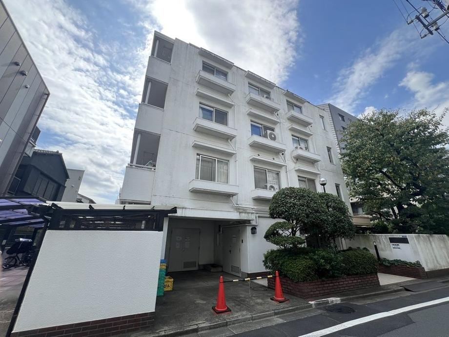 2LDK+S apartment in Koto Ward, Tokyo - Photo 1