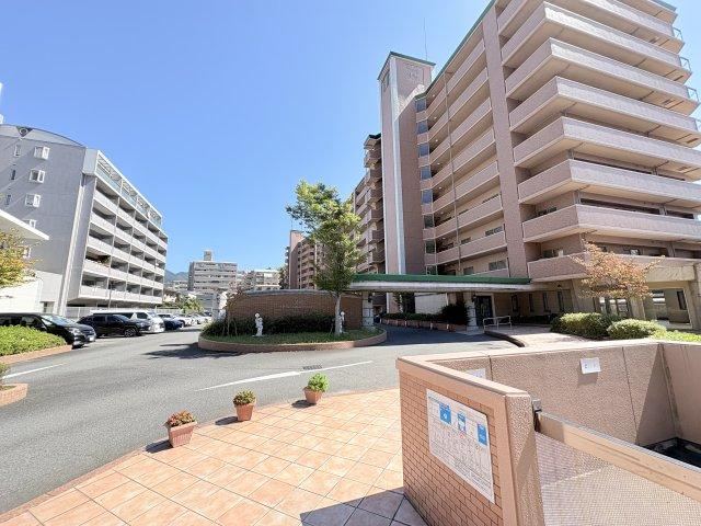 4LDK apartment in Asaminami Ward, Hiroshima - Photo 1