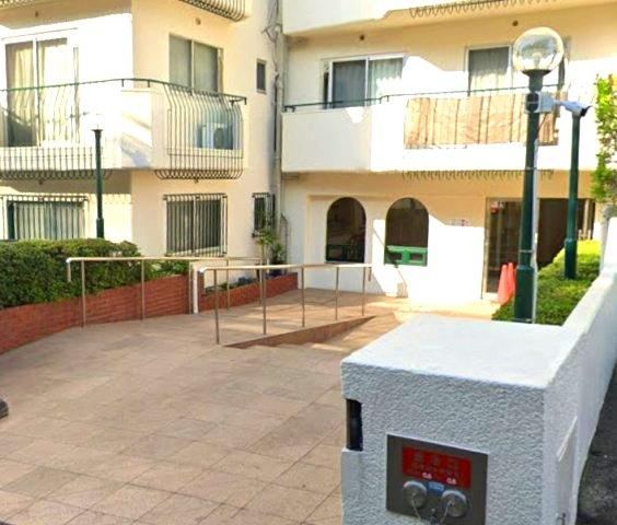 2LDK apartment in Higashinada Ward, Kobe, Hyogo - Photo 1