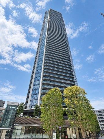 2LDK+S apartment in Chuo Ward, Tokyo - Photo 1