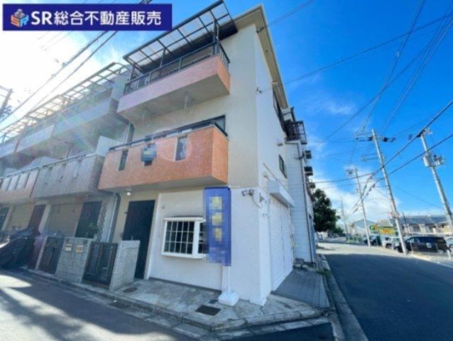 3DK house in Higashiosaka, Osaka - Photo 1