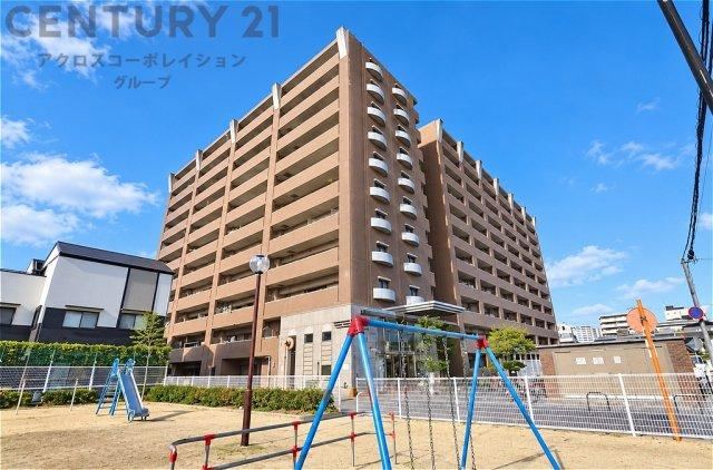 3LDK apartment in Amagasaki, Hyogo - Photo 1