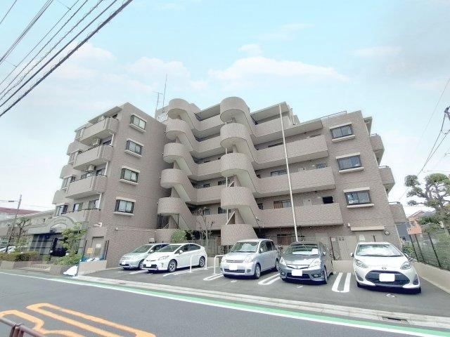 2LDK apartment in Katsushika Ward, Tokyo - Photo 1