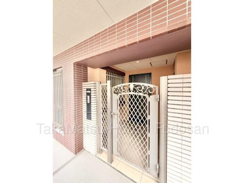 2LDK apartment in Shinagawa Ward, Tokyo - Photo 1