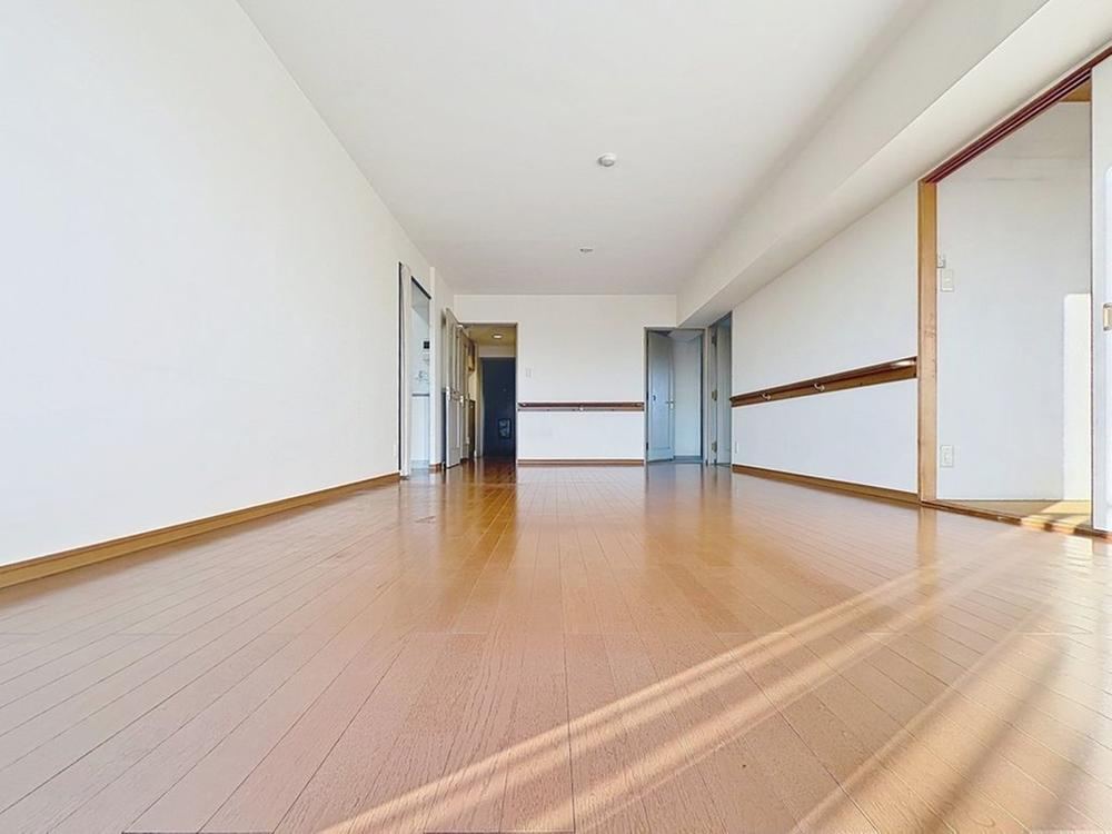 4LDK apartment in Funabashi, Chiba - Photo 1
