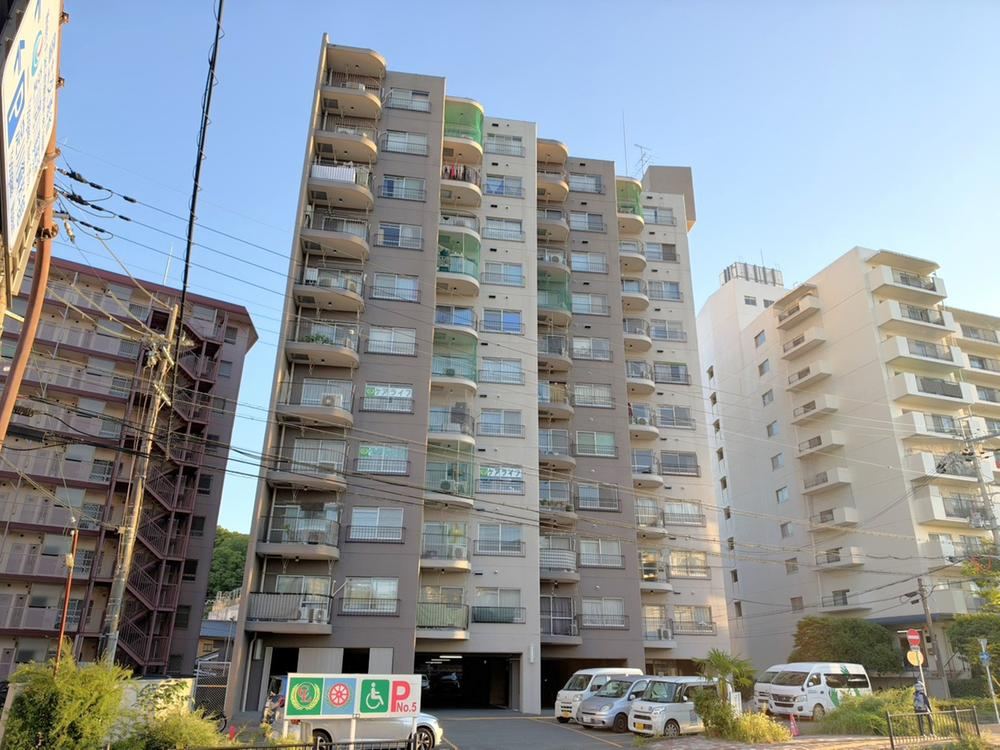 3LDK apartment in Hirakata, Osaka - Photo 1