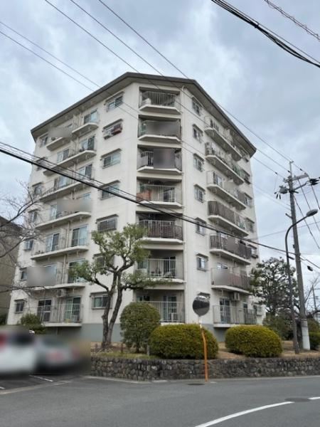 3LDK apartment in Hirakata, Osaka - Photo 1