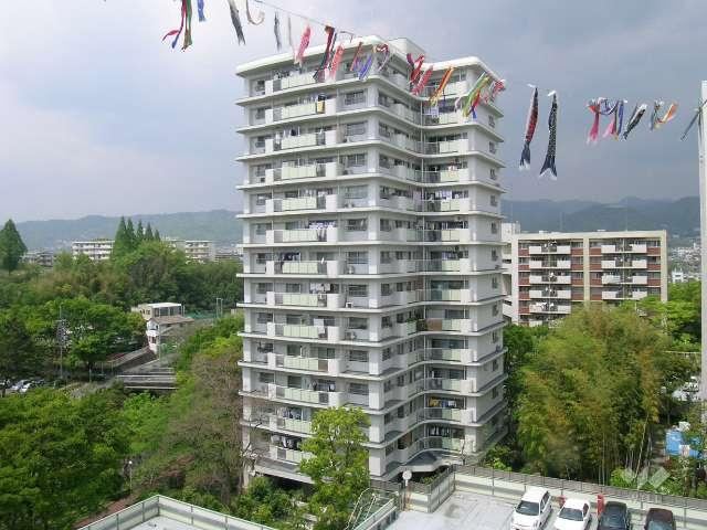 3LDK apartment in Toyonaka, Osaka - Photo 1