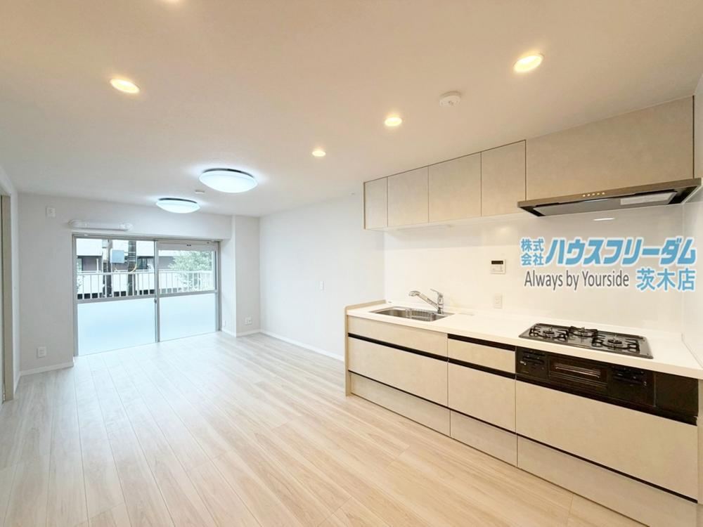 3LDK apartment in Ibaraki, Osaka - Photo 1