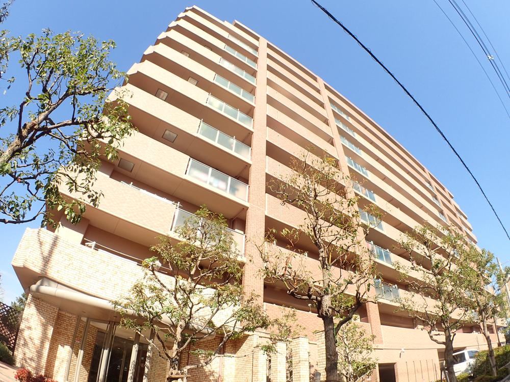 3LDK apartment in Higashiyodogawa Ward, Osaka - Photo 1