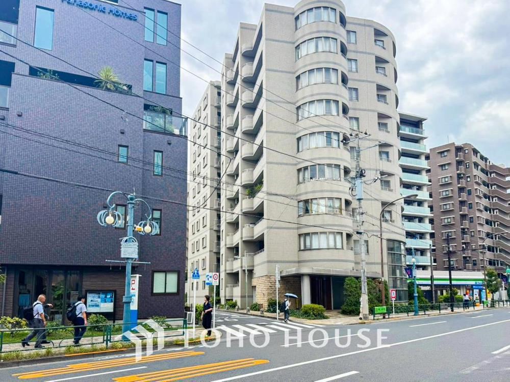 3LDK apartment in Shinagawa Ward, Tokyo - Photo 1