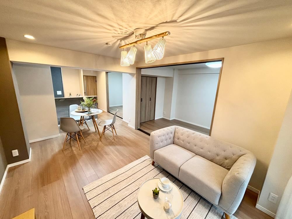 2LDK apartment in Takatsuki, Osaka - Photo 1