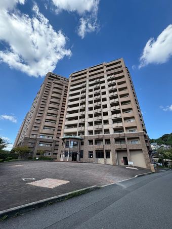 4LDK apartment in Yahatahigashi Ward, Kitakyushu
