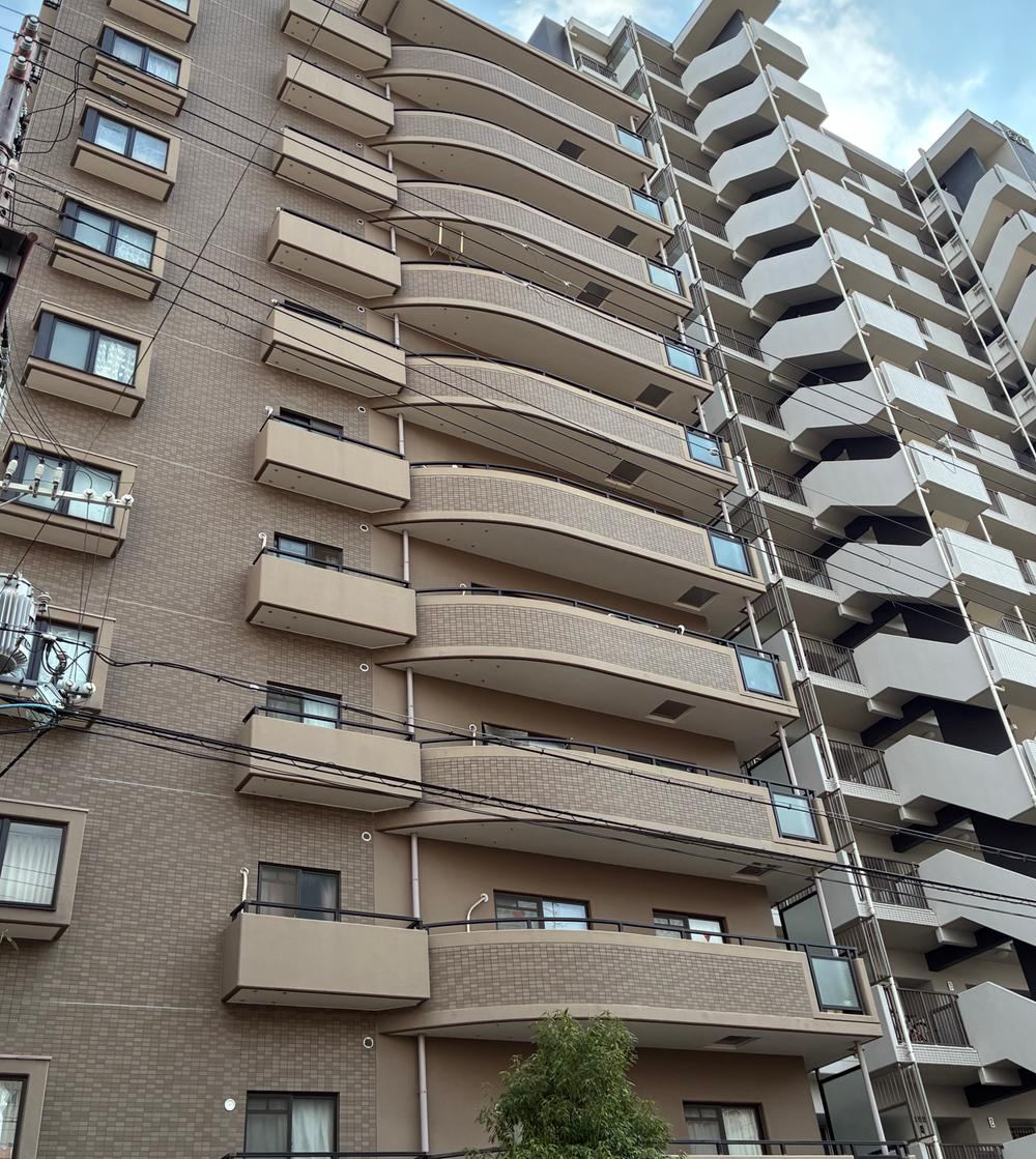 2LDK+S apartment in Nishi Ward, Osaka - Photo 1