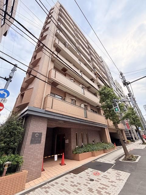 1LDK apartment in Shinjuku Ward, Tokyo - Photo 1