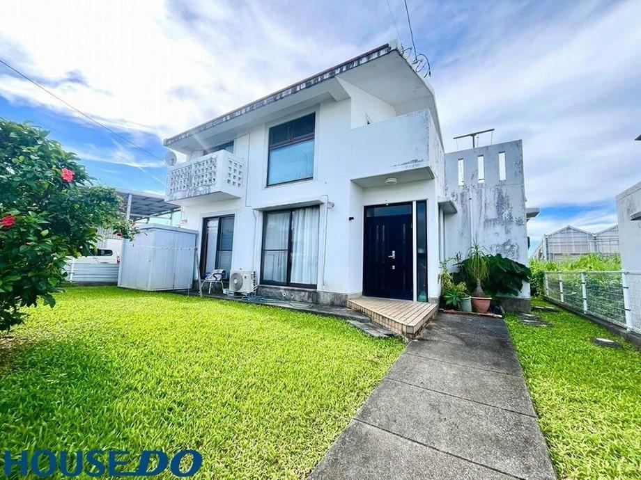 4LDK house in Yomitan, Nakagami District, Okinawa - Photo 1