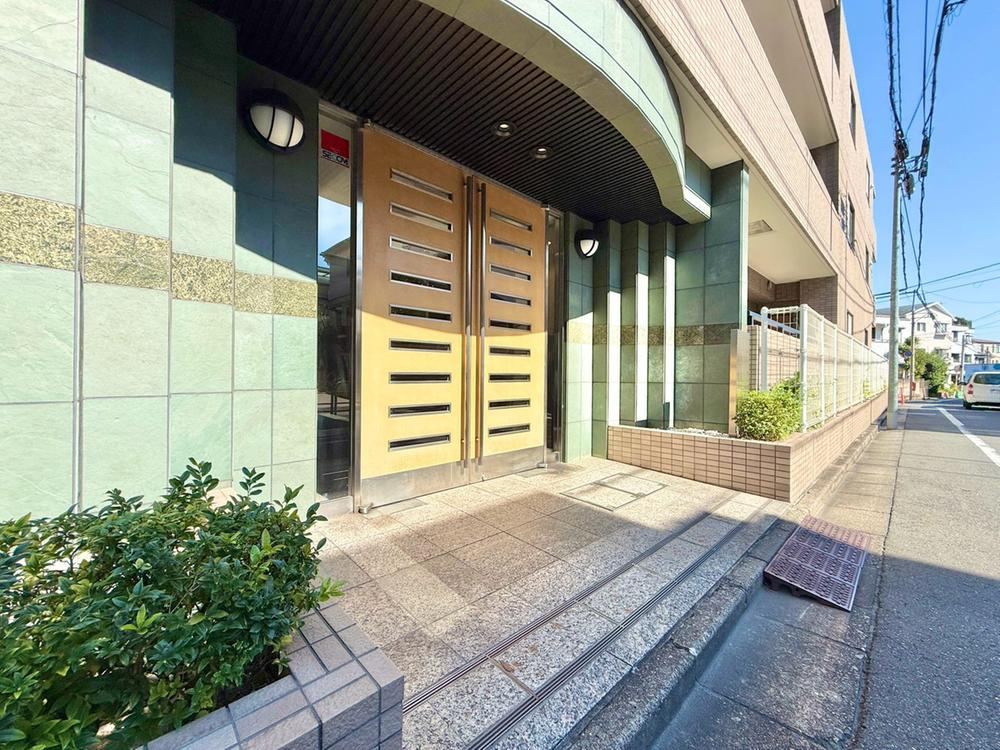 4LDK apartment in Suginami Ward, Tokyo - Photo 1