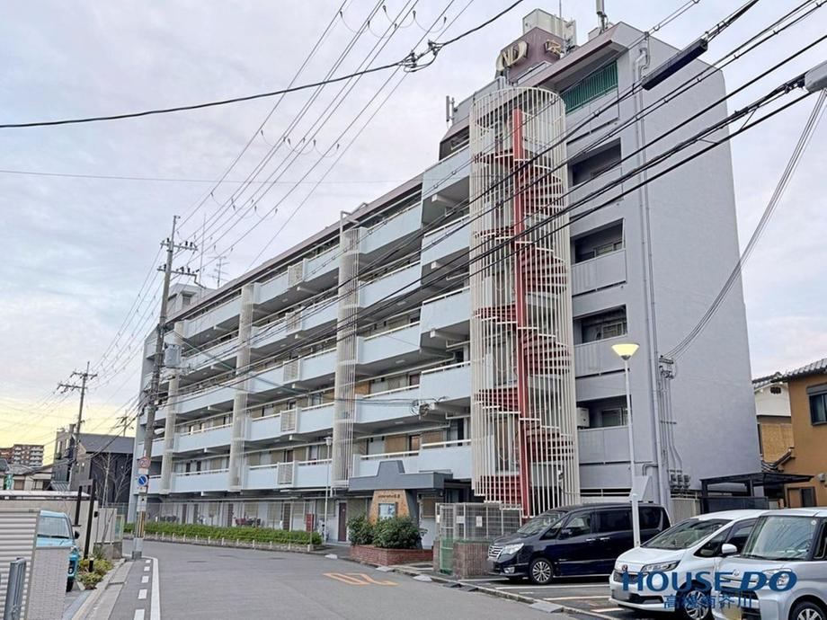 3LDK apartment in Takatsuki, Osaka - Photo 1