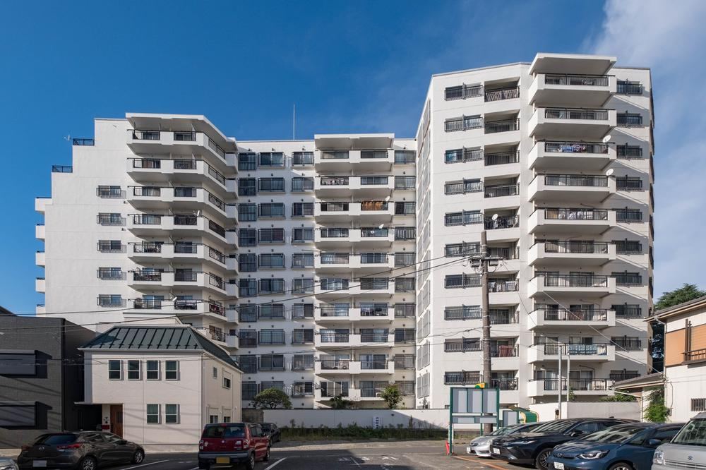 3LDK apartment in Hiratsuka, Kanagawa - Photo 1