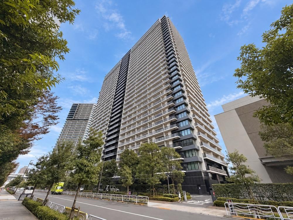2LDK+S apartment in Koto Ward, Tokyo - Photo 1