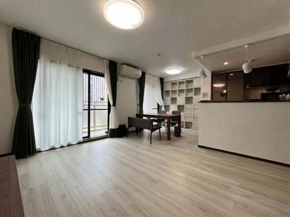 3LDK apartment in Koto Ward, Tokyo - Photo 1