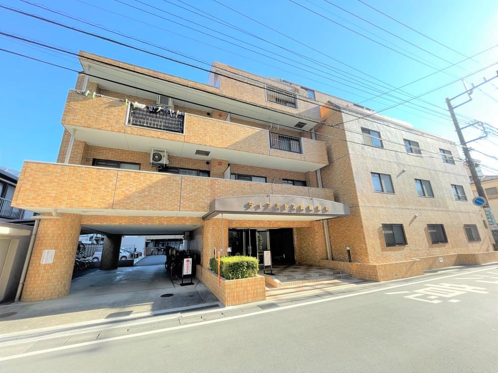 3LDK apartment in Minami Ward, Saitama - Photo 1