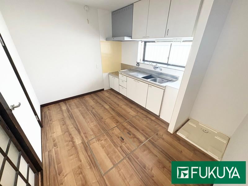 3DK house in Konohana Ward, Osaka - Photo 1