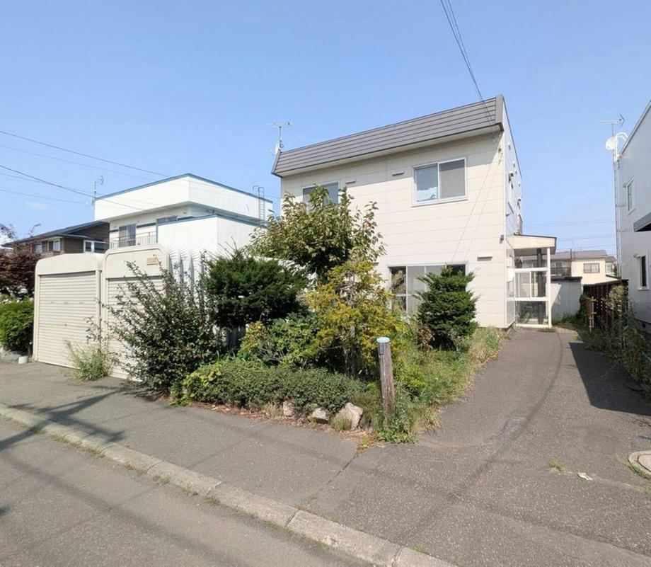 5LDK house in Higashi Ward, Sapporo, Hokkaido - Photo 1