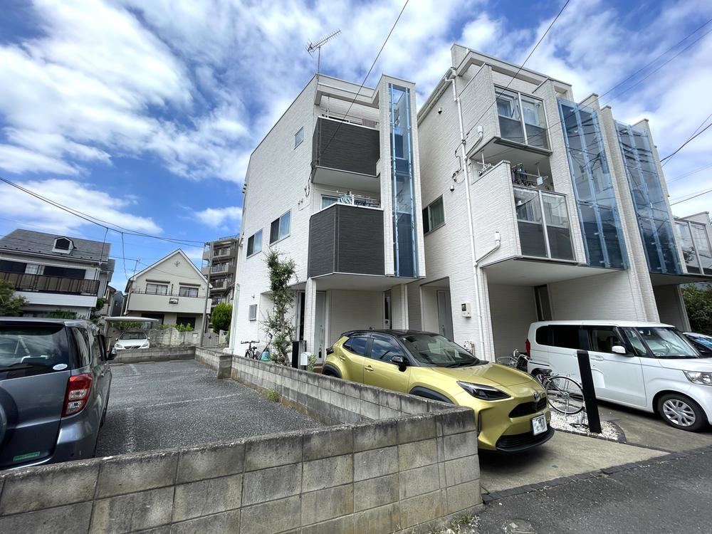 2LDK+2S house in Minami Ward, Saitama - Photo 1