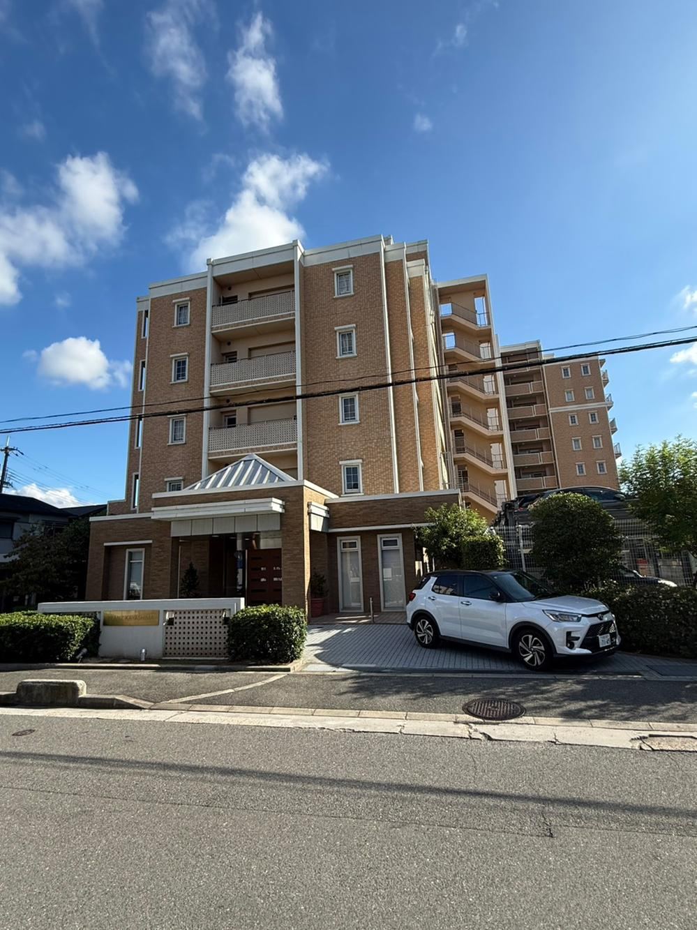 3LDK apartment in Neyagawa, Osaka - Photo 1