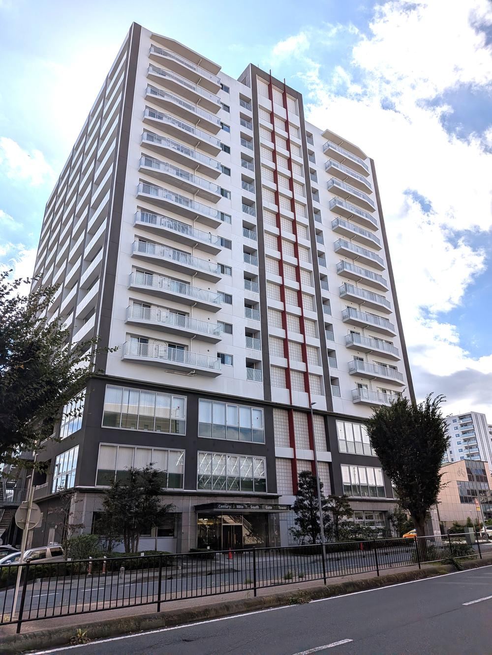 2LDK apartment in Mito, Ibaraki - Photo 1