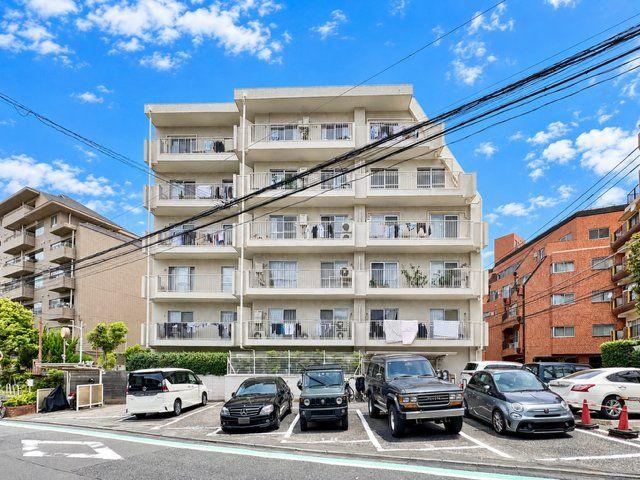 1LDK apartment in Shibuya Ward, Tokyo - Photo 1