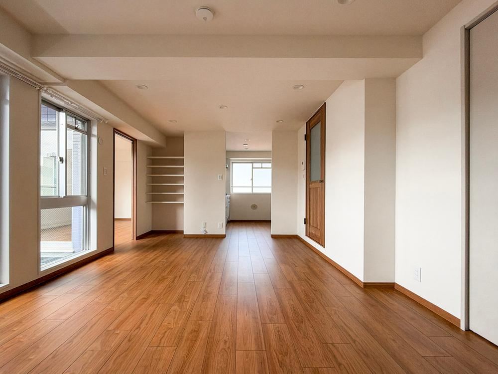2LDK apartment in Meguro Ward, Tokyo - Photo 1