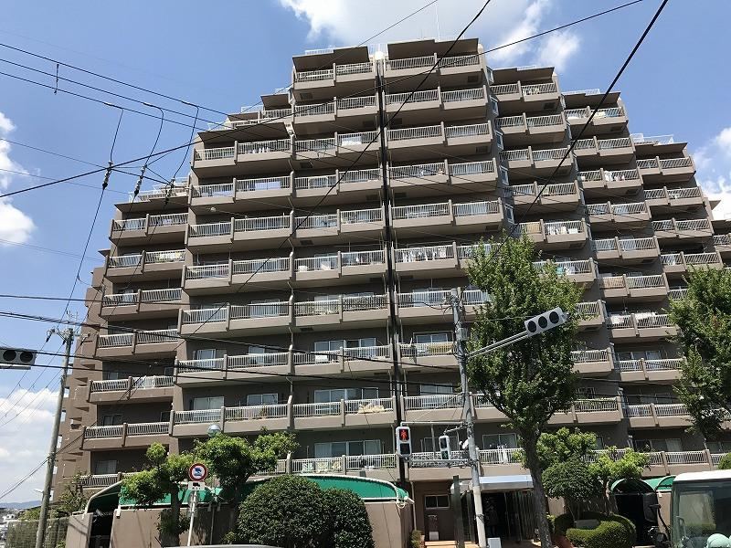 3LDK apartment in Toyonaka, Osaka - Photo 1