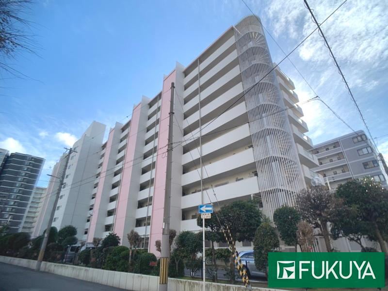 2LDK+S apartment in Naniwa Ward, Osaka - Photo 1