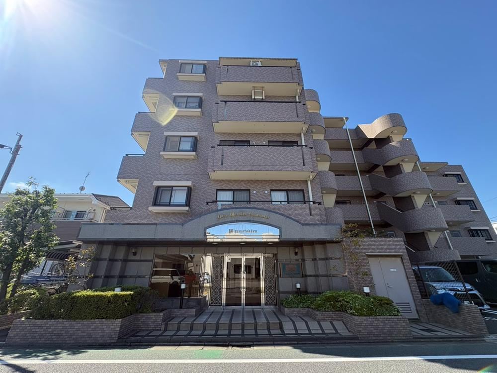 2LDK apartment in Katsushika Ward, Tokyo - Photo 1