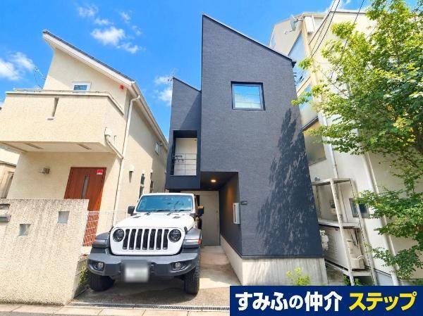 3LDK house in Shibuya Ward, Tokyo - Photo 1